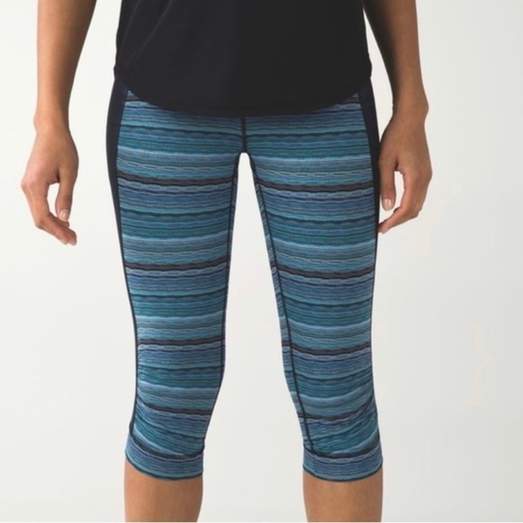 Lululemon Crop Leggings - Picture 5 of 11